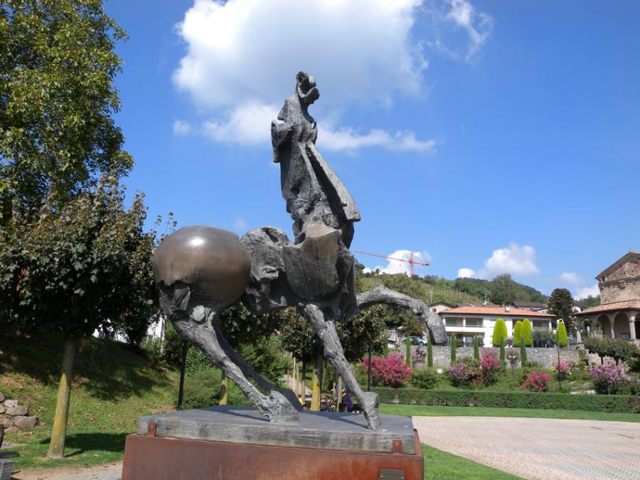 Statua Nag Arnoldi al Parco Prospò